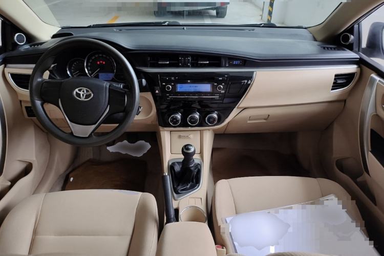Used Toyota Corolla 2014 1.6L Manual GL Center Console