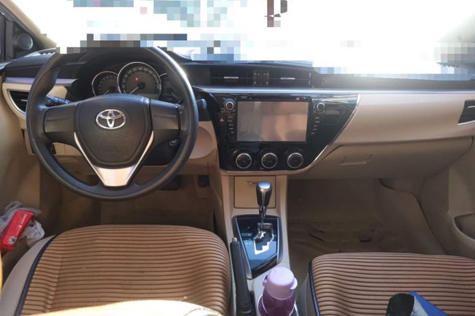 Used Toyota Corolla 2014 1.6L CVT GL Center Console