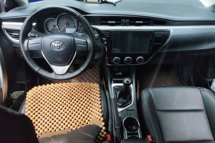 Used Toyota Corolla 2014 1.6L Manual GL Center Console