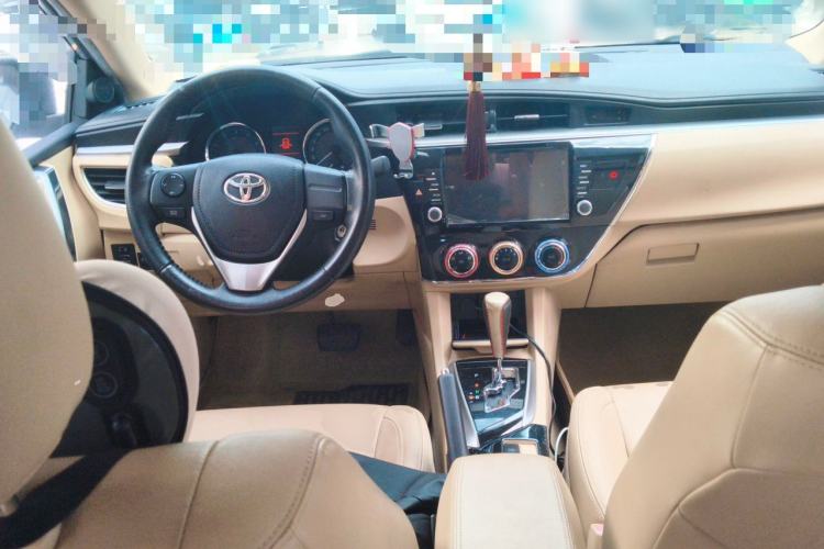 Used Toyota Corolla 2014 1.6L CVT GL-i Leather Edition Center Console