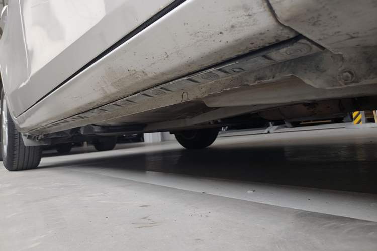 Used Toyota Corolla 2014 1.6L Manual GL Chassis Front Right
