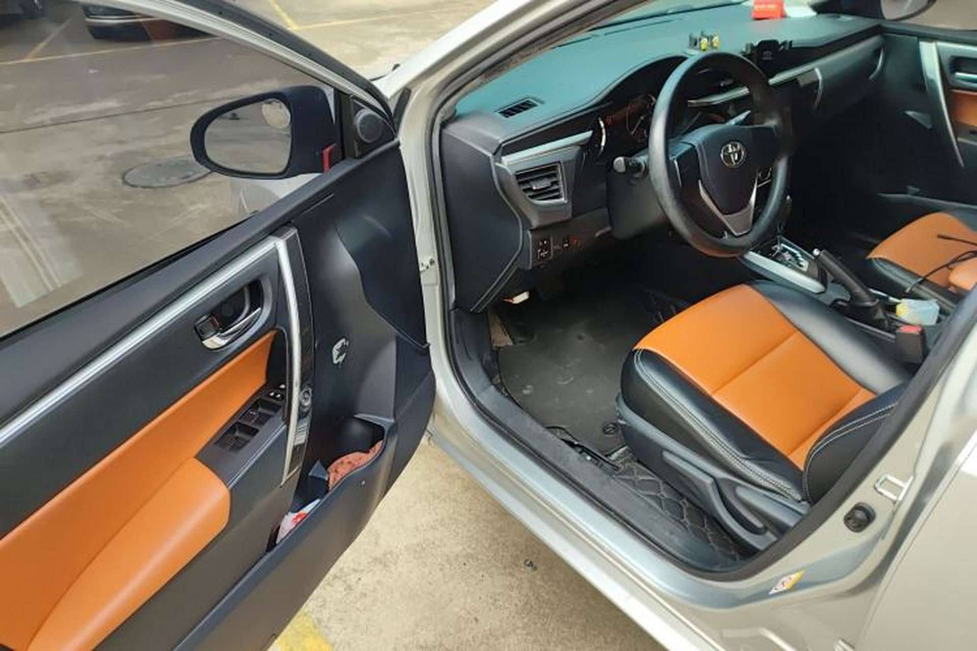 Used Toyota Corolla 2014 1.6L CVT GL-i Driver Seat