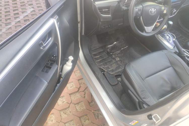 Used Toyota Corolla 2014 1.6L CVT GL-i Leather Edition Driver Seat