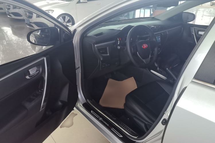 Used Toyota Corolla 2014 1.6L CVT GL-i Driver Seat