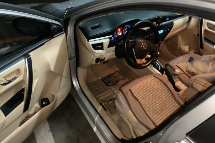 Used Toyota Corolla 2014 1.6L CVT GL-i Driver Seat