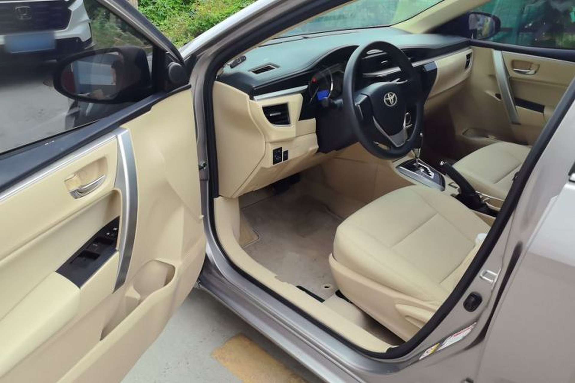 Used Toyota Corolla 2014 1.6L CVT GL-i Driver Seat