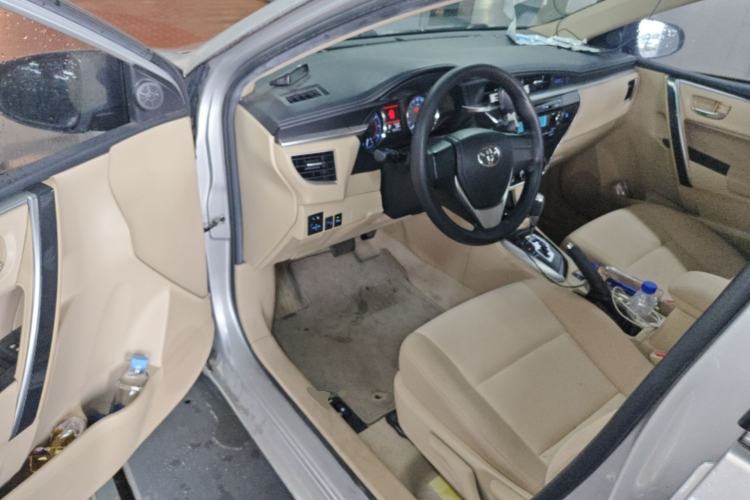 Used Toyota Corolla 2014 1.6L CVT GL-i Driver Seat