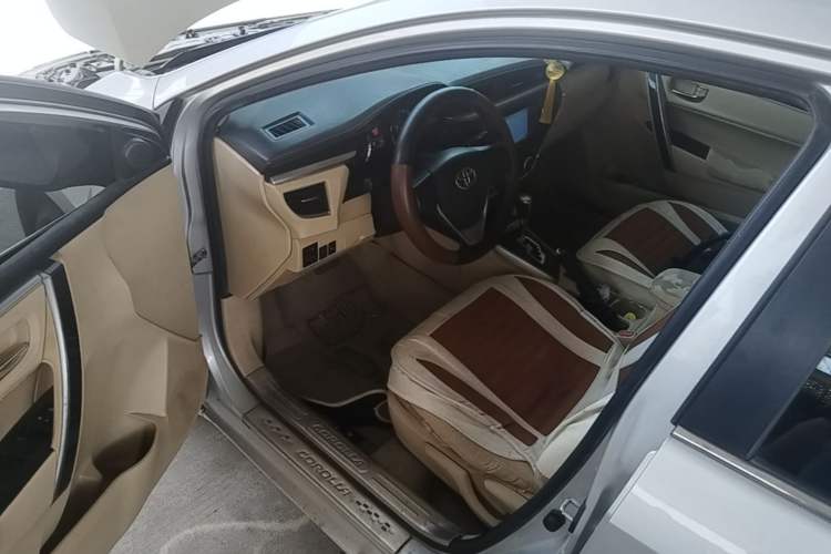 Used Toyota Corolla 2014 1.6L CVT GL-i Driver Seat