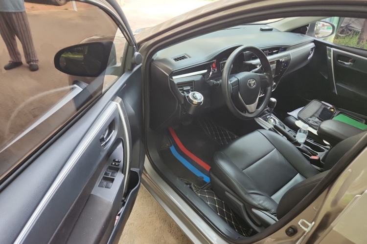 Used Toyota Corolla 2014 1.6L CVT GL-i Driver Seat