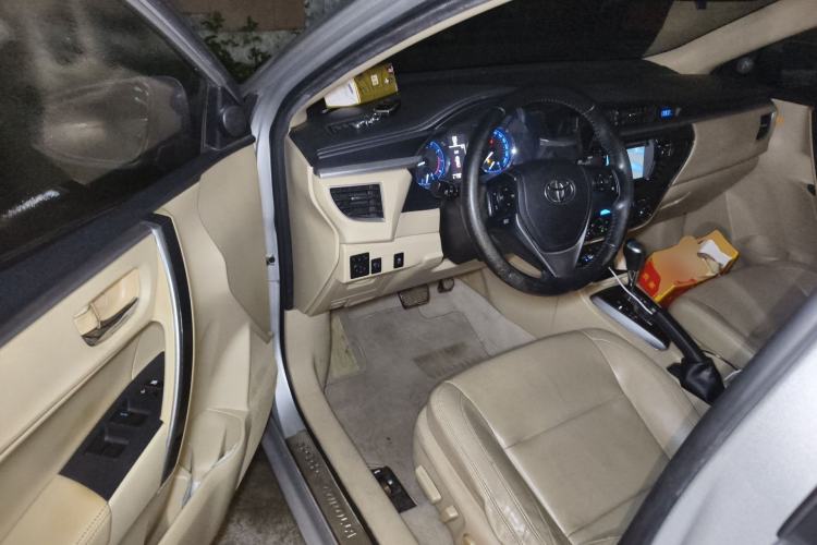 Used Toyota Corolla 2014 1.8L CVT Top-of-the-Line Version Driver Seat