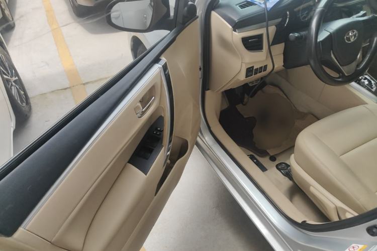 Used Toyota Corolla 2014 1.6L CVT GL-i Driver Seat