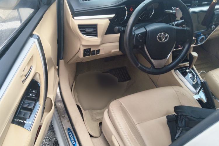 Used Toyota Corolla 2014 1.6L CVT GL-i Leather Edition Driver Seat