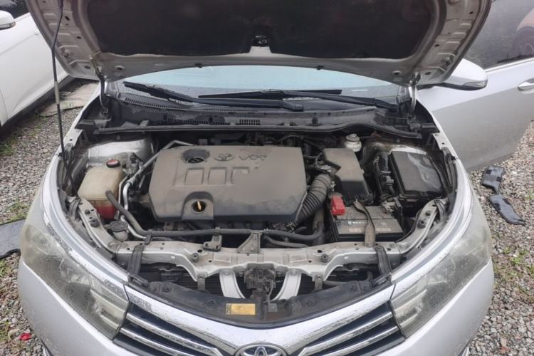 Used Toyota Corolla 2014 1.6L CVT GL Engine Bay