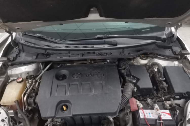 Used Toyota Corolla 2014 1.6L CVT GL Engine Bay
