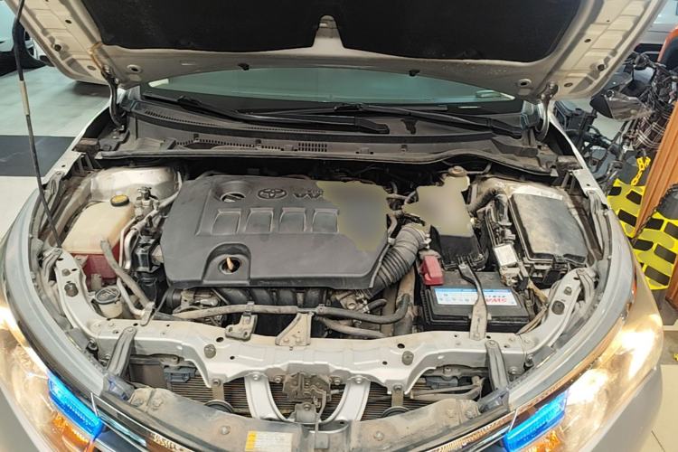 Used Toyota Corolla 2014 1.6L CVT GL Engine Bay