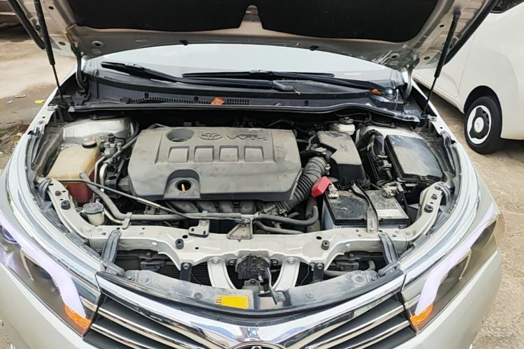 Used Toyota Corolla 2014 1.6L CVT GL Engine Bay
