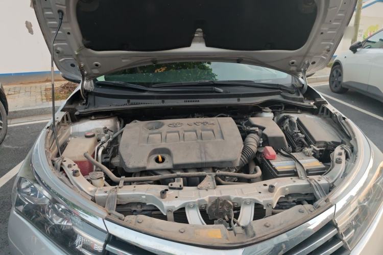 Used Toyota Corolla 2014 1.6L CVT GL-i Leather Edition Engine Bay