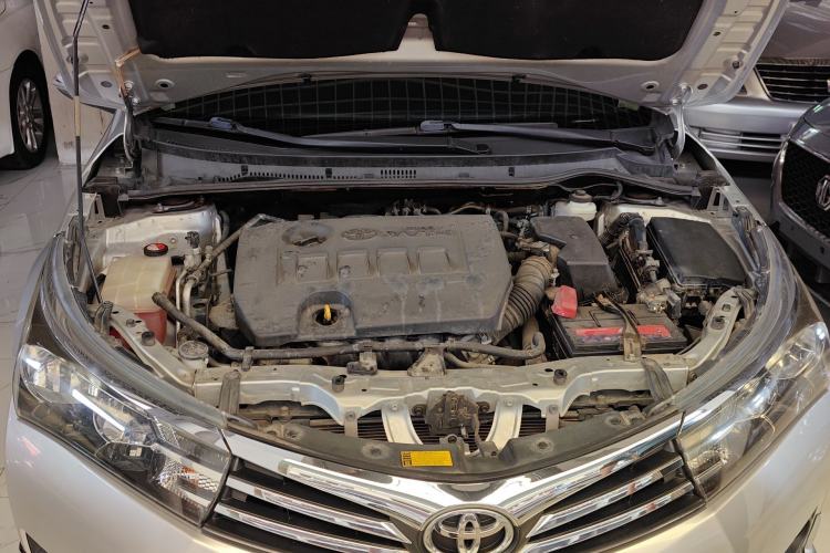 Used Toyota Corolla 2014 1.6L CVT GL Engine Bay