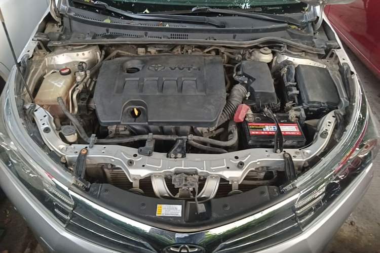 Used Toyota Corolla 2014 1.6L CVT GL-i Engine Bay