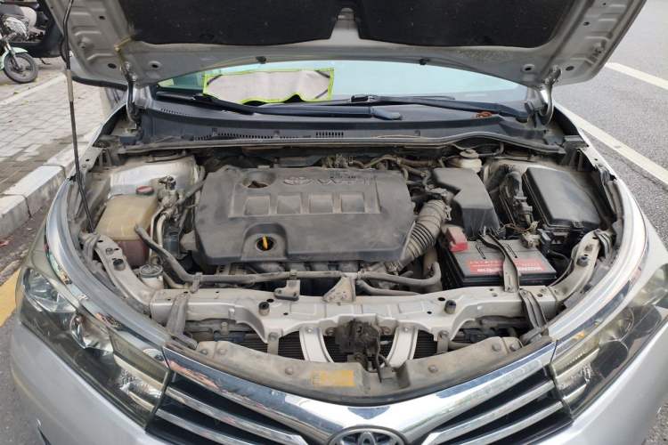 Used Toyota Corolla 2014 1.6L CVT GL-i Leather Edition Engine Bay