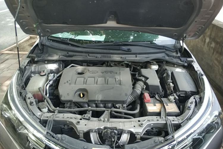 Used Toyota Corolla 2014 1.6L CVT GL-i Engine Bay