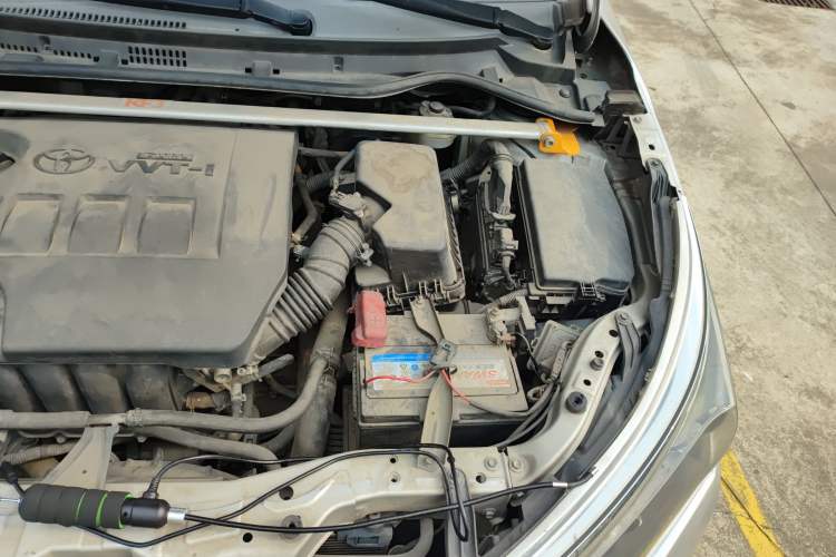 Used Toyota Corolla 2014 1.6L CVT GL-i Engine Bay Left