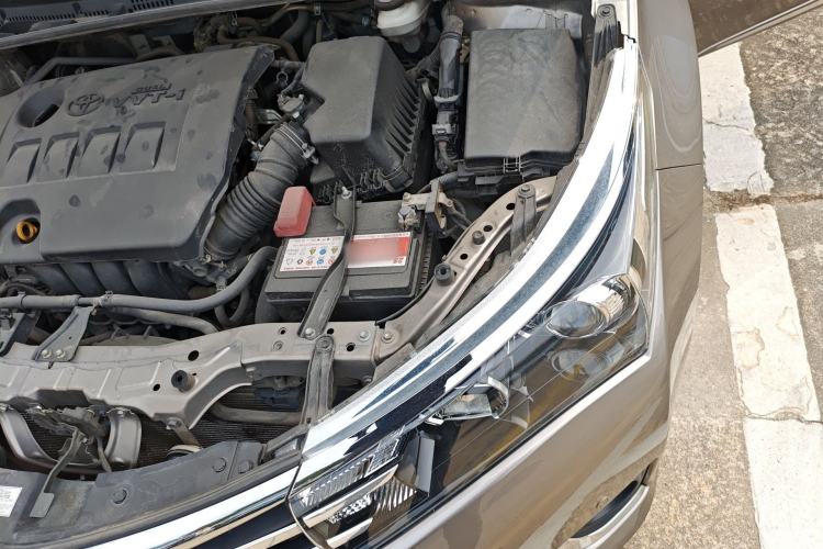 Used Toyota Corolla 2014 1.6L CVT GL-i Engine Bay Left