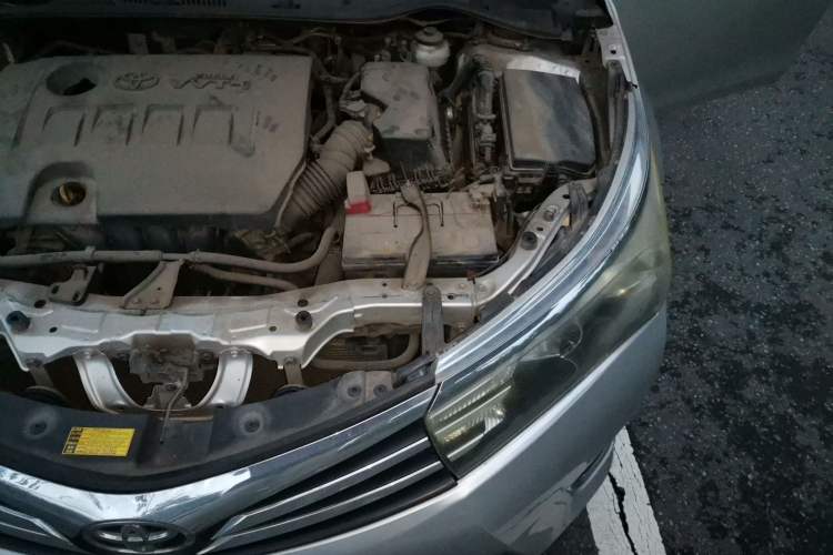 Used Toyota Corolla 2014 1.6L CVT GL Engine Bay Left