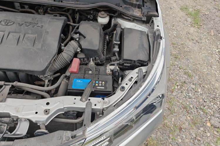 Used Toyota Corolla 2014 1.6L CVT GL-i Engine Bay Left