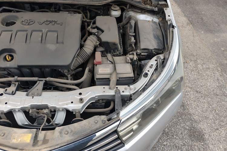 Used Toyota Corolla 2014 1.6L CVT GL-i Engine Bay Left