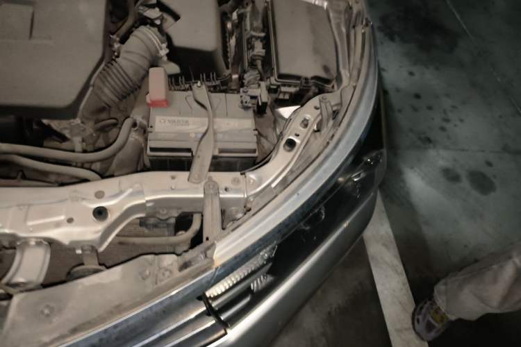 Used Toyota Corolla 2014 1.6L CVT GL-i Engine Bay Left