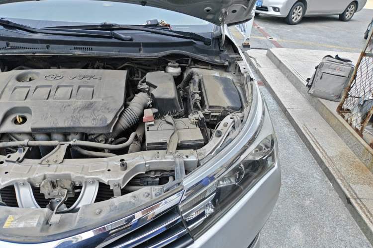 Used Toyota Corolla 2014 1.6L CVT GL Engine Bay Left