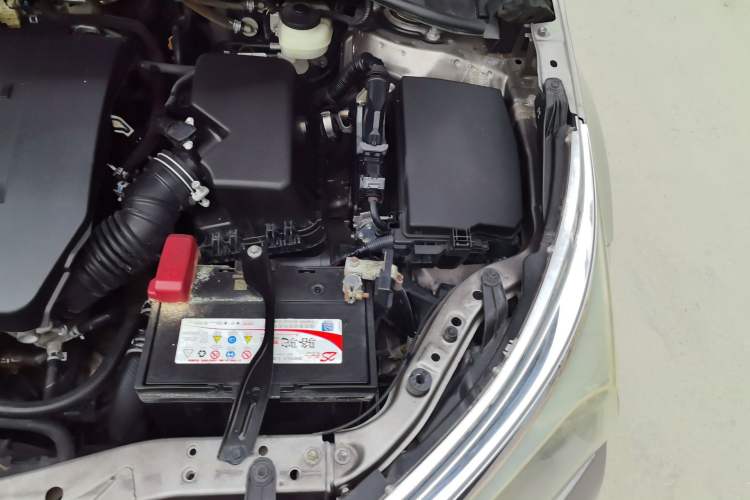 Used Toyota Corolla 2014 1.6L CVT GL-i Engine Bay Left