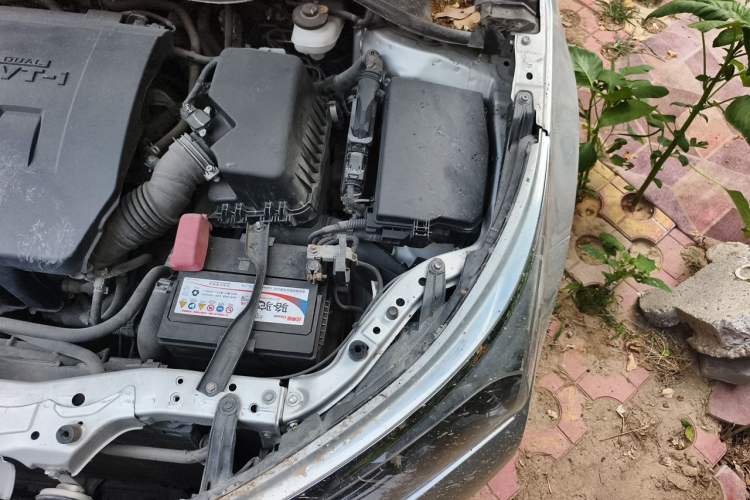 Used Toyota Corolla 2014 1.6L CVT GL-i Engine Bay Left