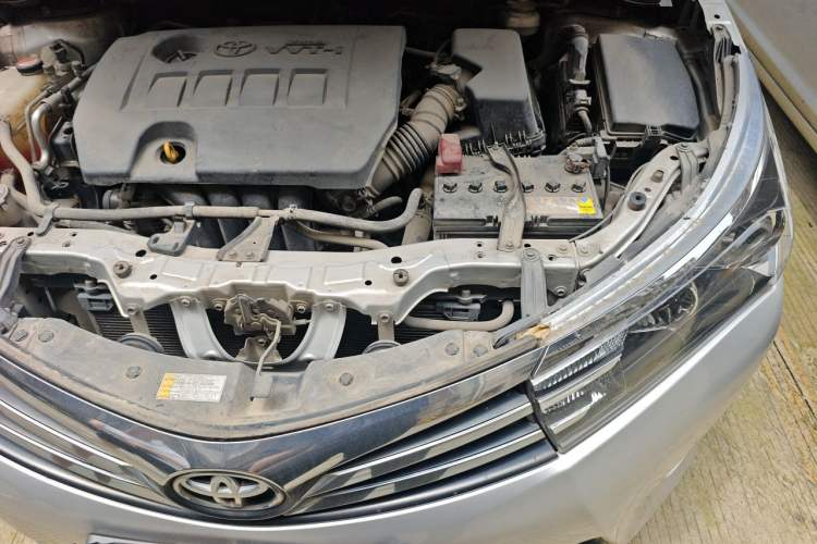 Used Toyota Corolla 2014 1.6L CVT GL Engine Bay Left
