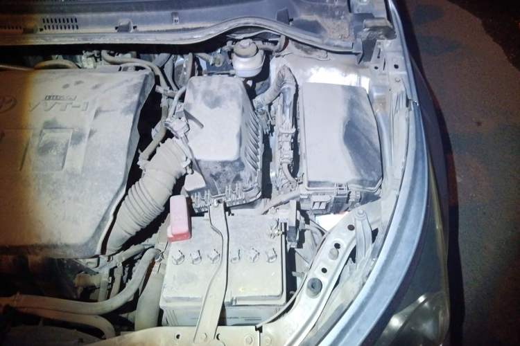 Used Toyota Corolla 2014 1.6L CVT GL-i Engine Bay Left