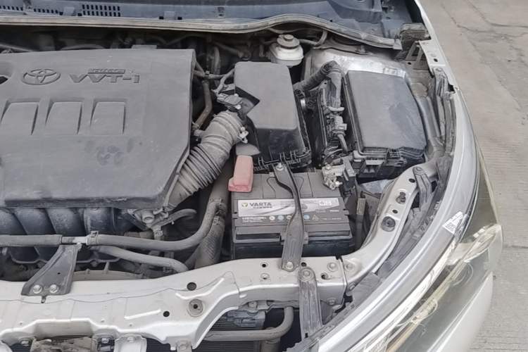 Used Toyota Corolla 2014 1.6L CVT GL-i Engine Bay Left