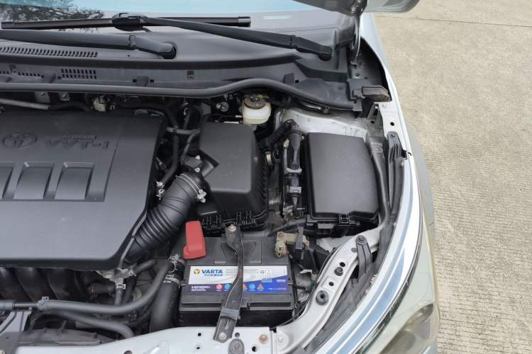 Used Toyota Corolla 2014 1.6L CVT GL Engine Bay Left