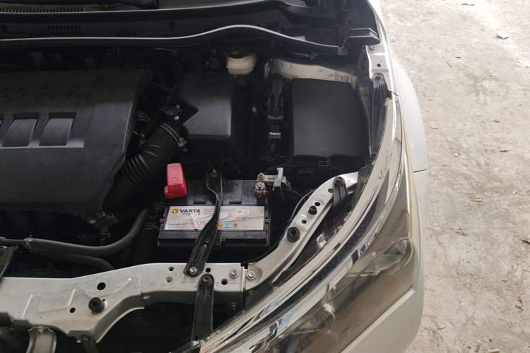 Used Toyota Corolla 2014 1.6L CVT GL Engine Bay Left
