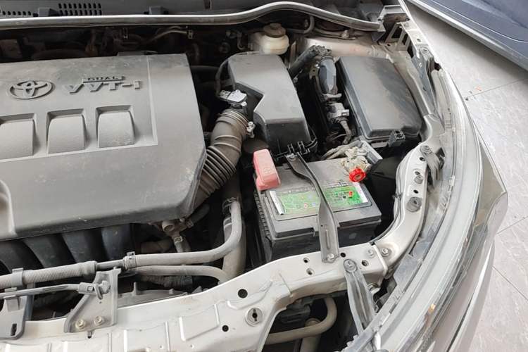 Used Toyota Corolla 2014 1.6L CVT GL Engine Bay Left