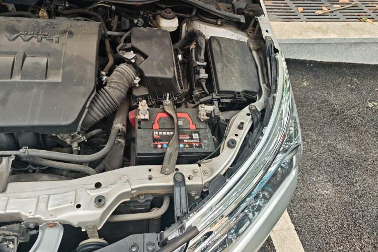 Used Toyota Corolla 2014 1.6L CVT GL-i Engine Bay Left