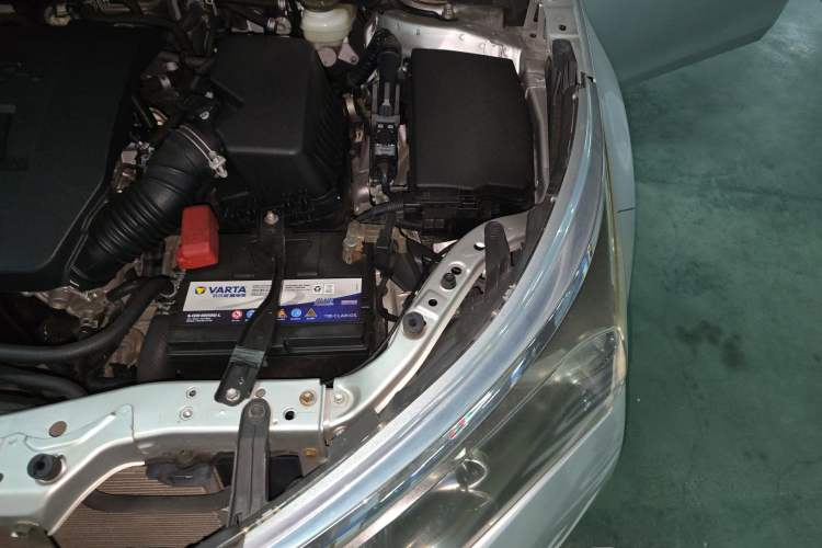 Used Toyota Corolla 2014 1.6L CVT GL Engine Bay Left