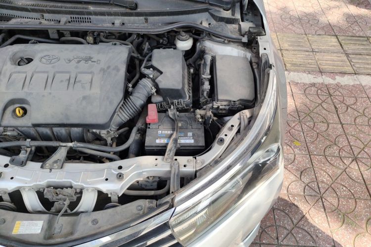 Used Toyota Corolla 2014 1.6L CVT GL Engine Bay Left