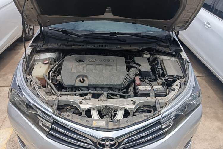 Used Toyota Corolla 2014 1.6L CVT GL Engine Bay