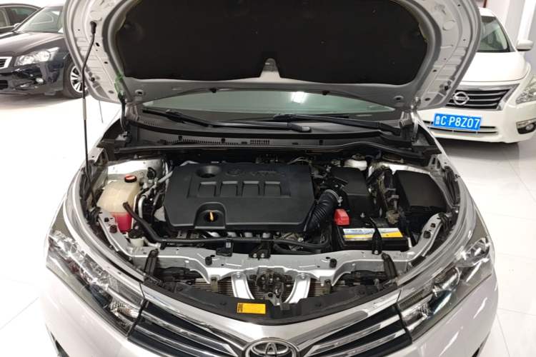Used Toyota Corolla 2014 1.6L CVT GL Engine Bay