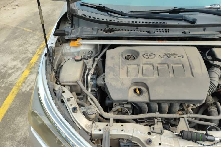 Used Toyota Corolla 2014 1.6L CVT GL-i Engine Bay Right
