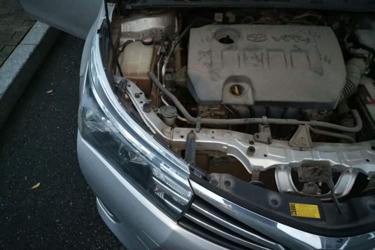 Used Toyota Corolla 2014 1.6L CVT GL Engine Bay Right