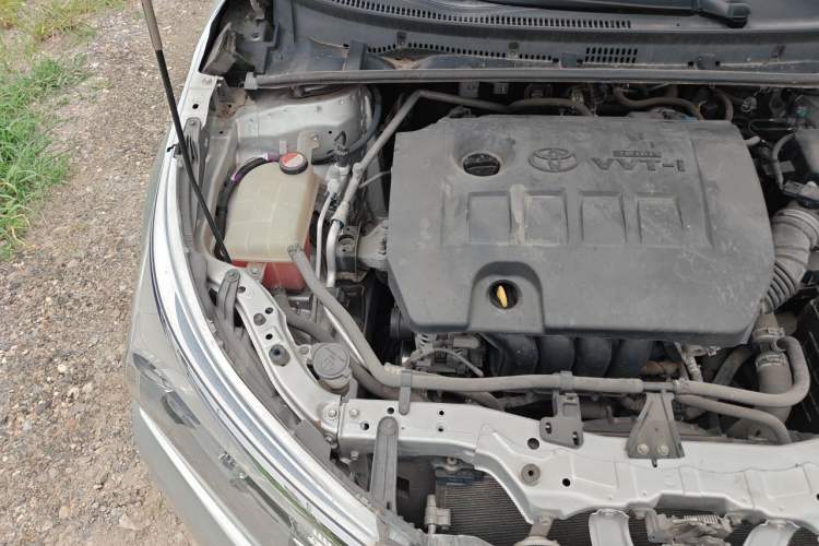 Used Toyota Corolla 2014 1.6L CVT GL-i Engine Bay Right
