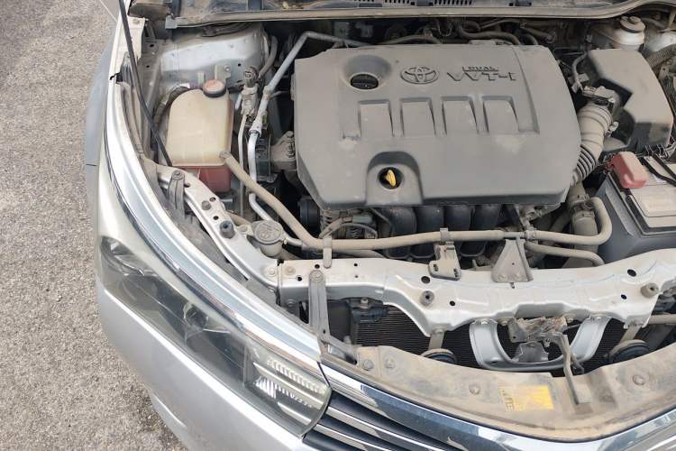 Used Toyota Corolla 2014 1.6L CVT GL-i Engine Bay Right
