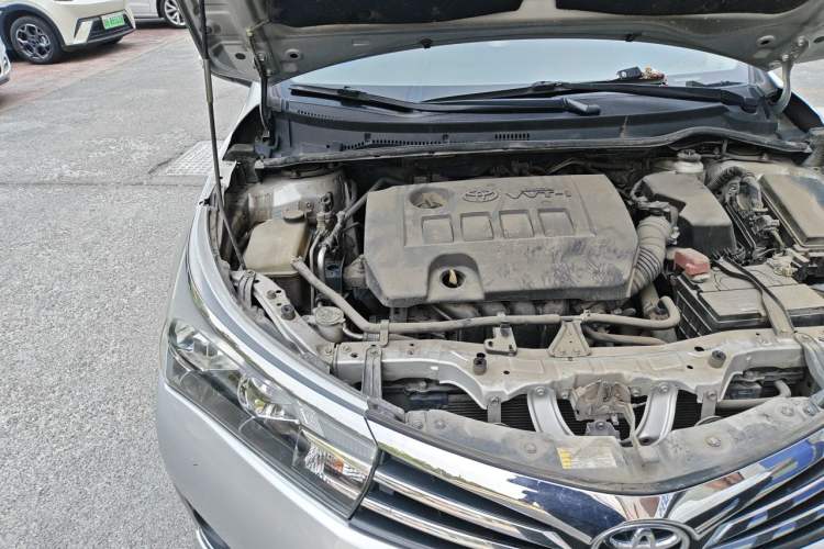 Used Toyota Corolla 2014 1.6L CVT GL Engine Bay Right